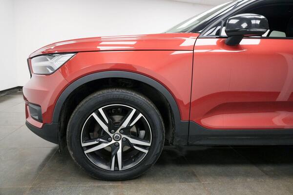 Volvo XC40 view 5
