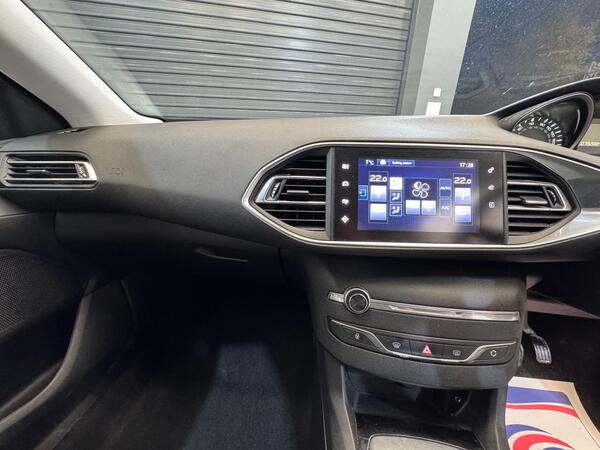Peugeot 308 view 7