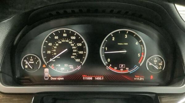 BMW 7 Series view 6