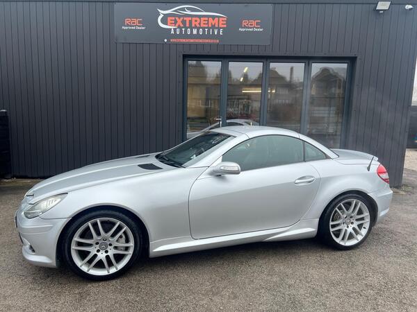 Mercedes-Benz SLK view 3
