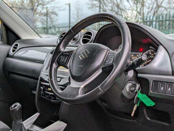 Suzuki Vitara view 2