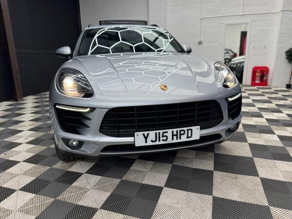 Porsche Macan view 5