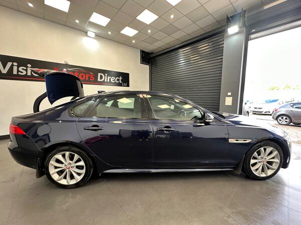 Jaguar XF view 5