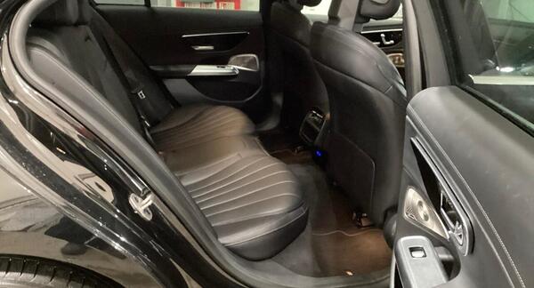 Mercedes-Benz E-Class view 7
