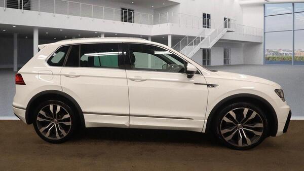 Volkswagen Tiguan view 5
