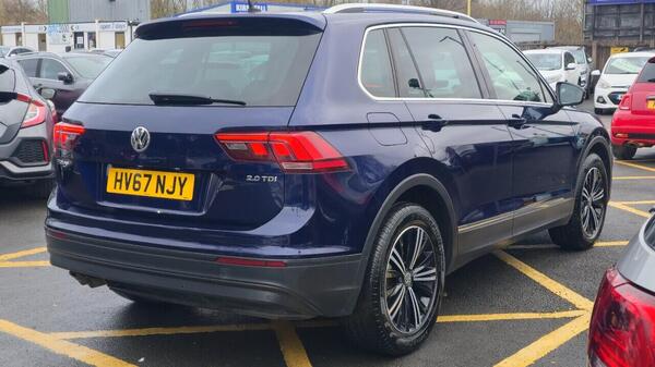 Volkswagen Tiguan view 6