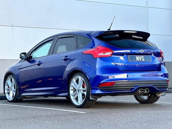 Ford Focus view 5