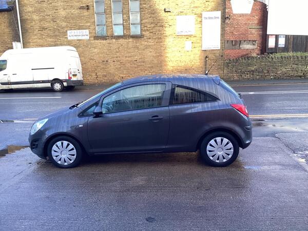 Vauxhall Corsa view 4