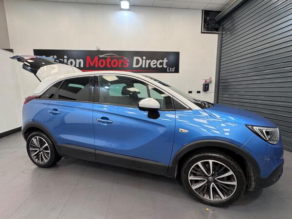 Vauxhall Crossland X view 3
