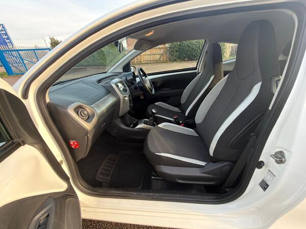 Toyota Aygo view 5