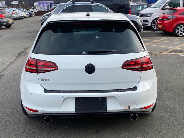 Volkswagen Golf view 6