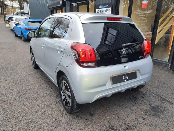 Peugeot 108 view 3