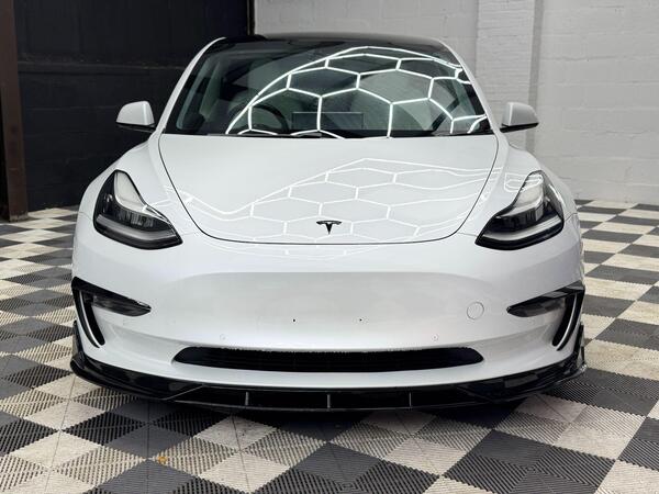 Tesla Model 3 view 4