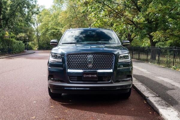 Lincoln Navigator view 2