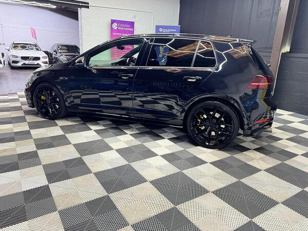 Volkswagen Golf view 4