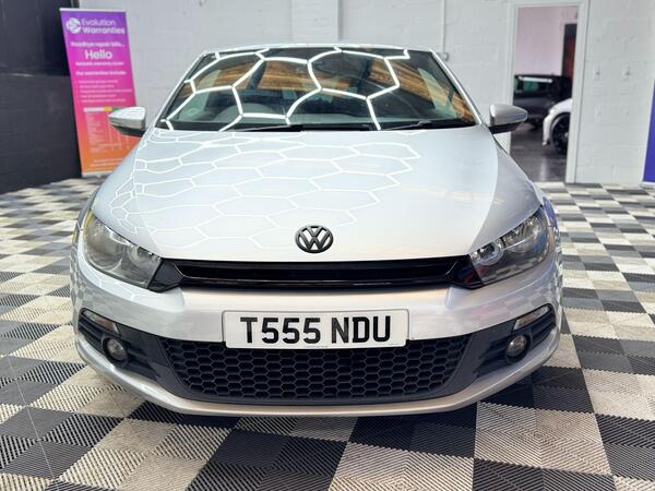 Volkswagen Scirocco view 3