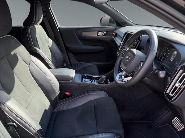 2022 Volvo XC40 1.5 T3 R-Design Auto Euro 6 (s/s) 5dr