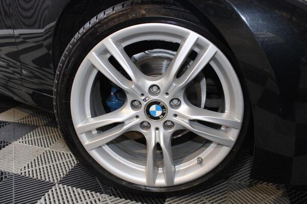 BMW 1 Series view 4