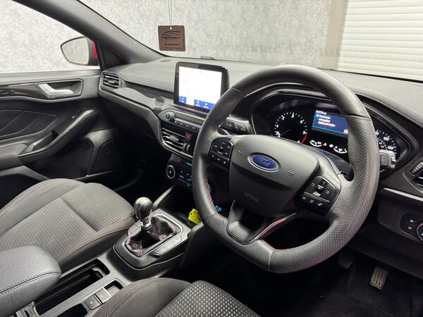 Ford Focus view 2