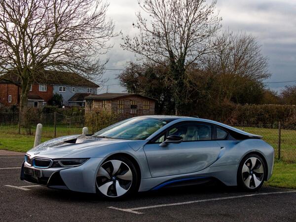 BMW I8 view 5