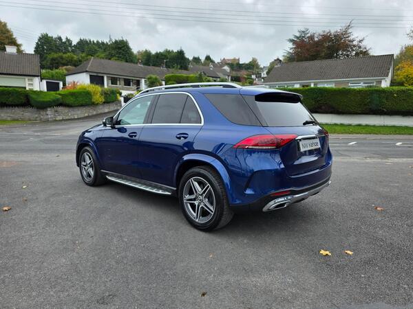 Mercedes-Benz GLE view 2