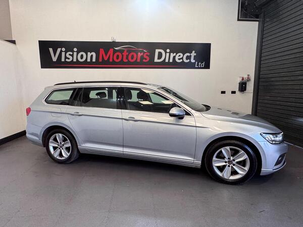 Volkswagen Passat view 3