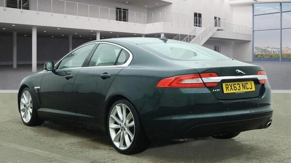 Jaguar XF view 6