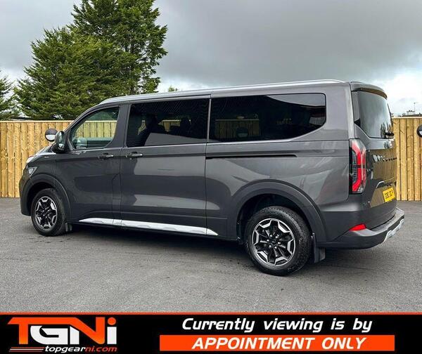 Ford Tourneo Custom view 2
