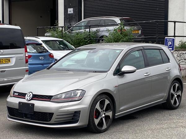 Volkswagen Golf view 6