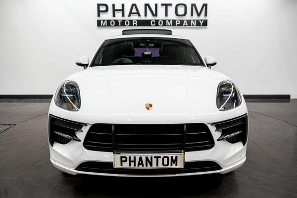 Porsche Macan view 6