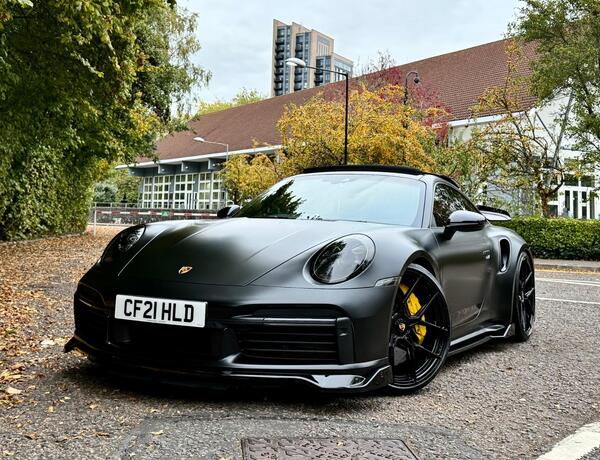 Porsche 911 view 5