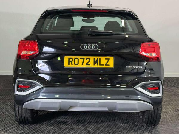 Audi Q2 view 6