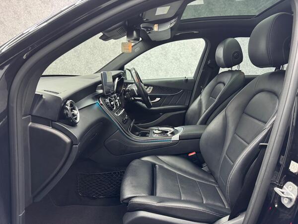 Mercedes-Benz GLC view 3