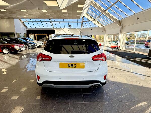 Ford Focus view 5