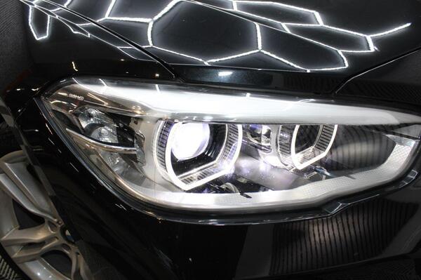 BMW 1 Series view 3