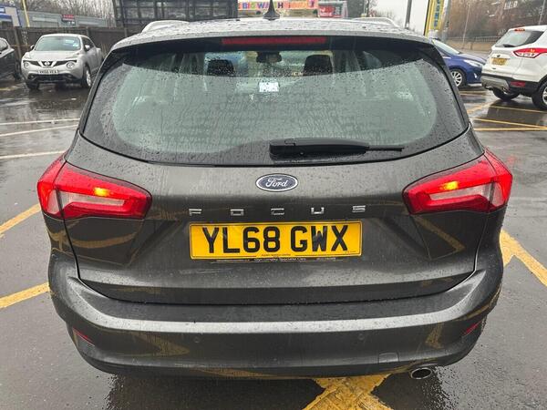 Ford Focus view 4