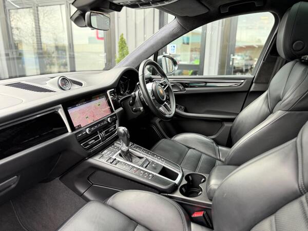Porsche Macan view 2
