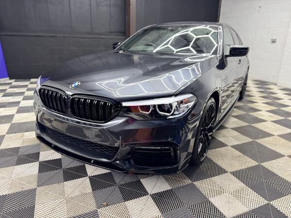 BMW 5 Series view 3