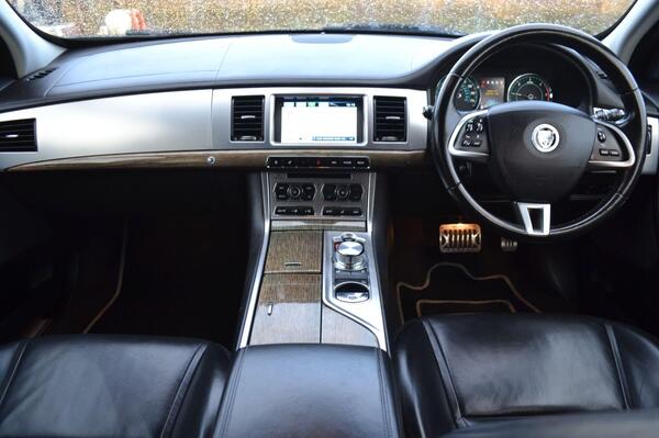 Jaguar XF view 2