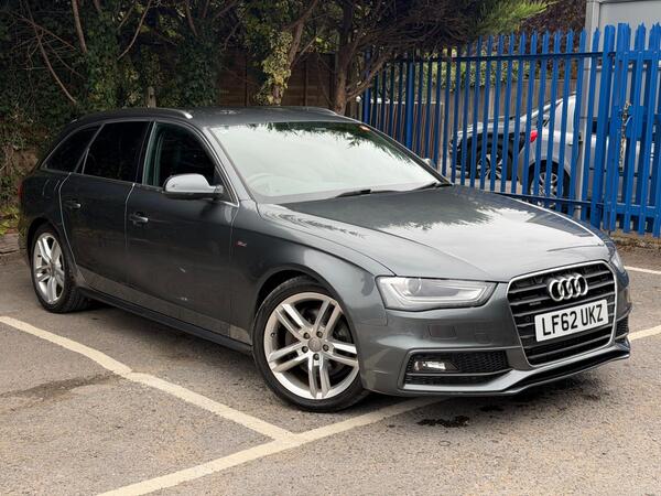 Audi A4 Avant: Front Right