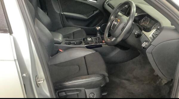 Audi A4 Avant view 4