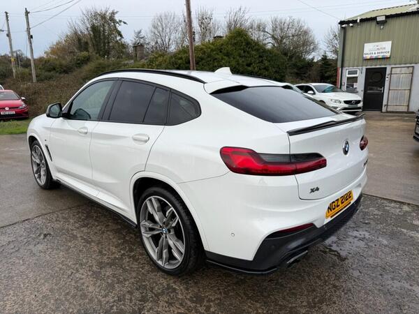 BMW X4 view 3