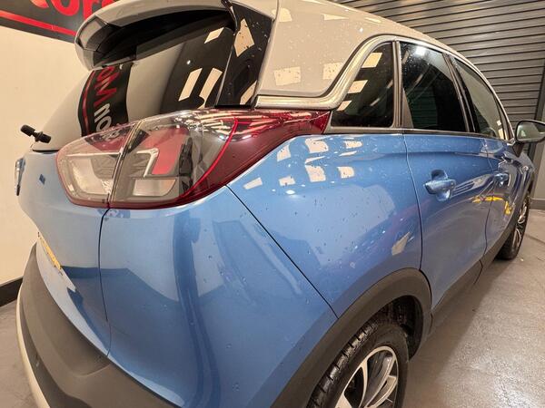 Vauxhall Crossland X view 4