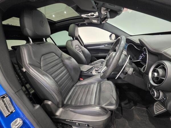 Alfa Romeo Stelvio view 4