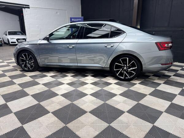 Skoda Superb view 5