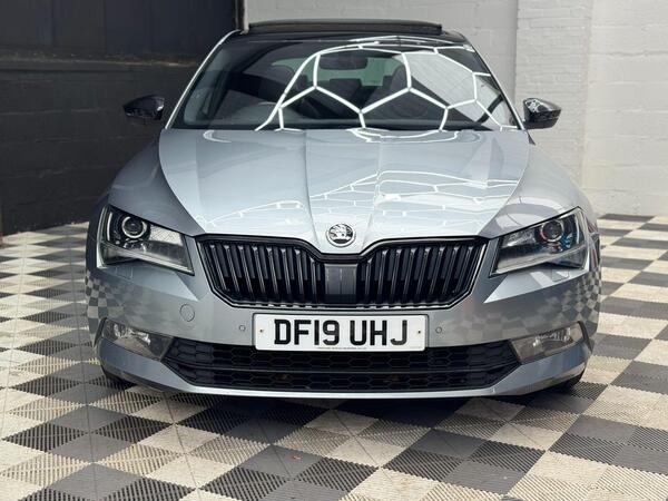 Skoda Superb view 3