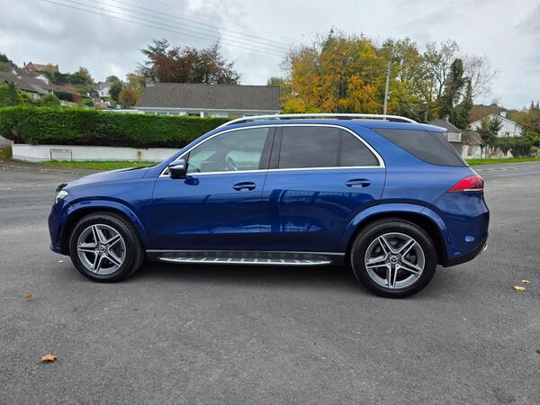 Mercedes-Benz GLE view 3