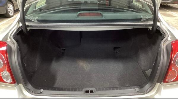 Toyota Avensis view 4