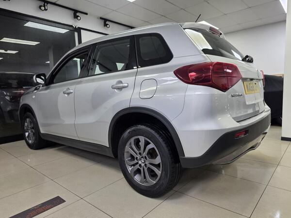 Suzuki Vitara view 4