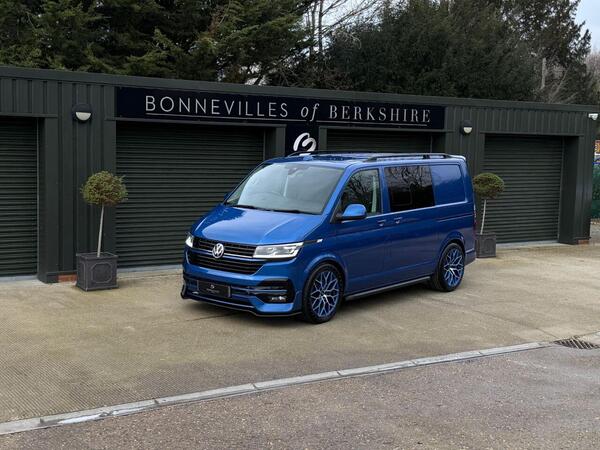 Volkswagen Transporter view 6